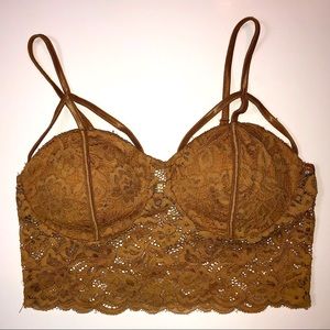 🦋SOLD🦋Mustard Lace Crop Top
